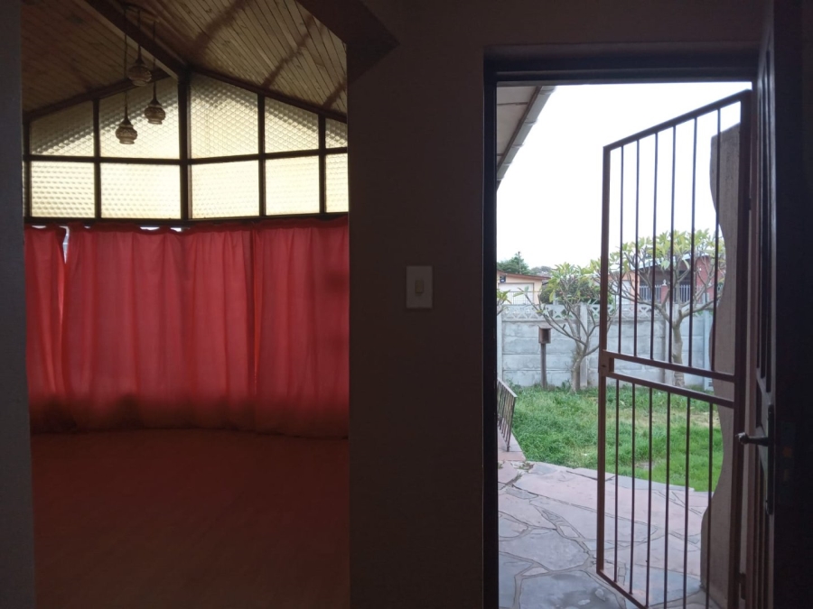 To Let Commercial Property for Rent in Eikendal Western Cape